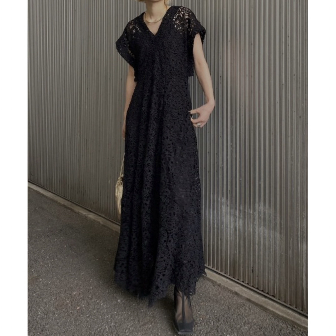 Ameri VINTAGE(アメリヴィンテージ)のAmeri vintage MEDI 2WAY FLARE LACE DRESS レディースのワンピース(ロングワンピース/マキシワンピース)の商品写真