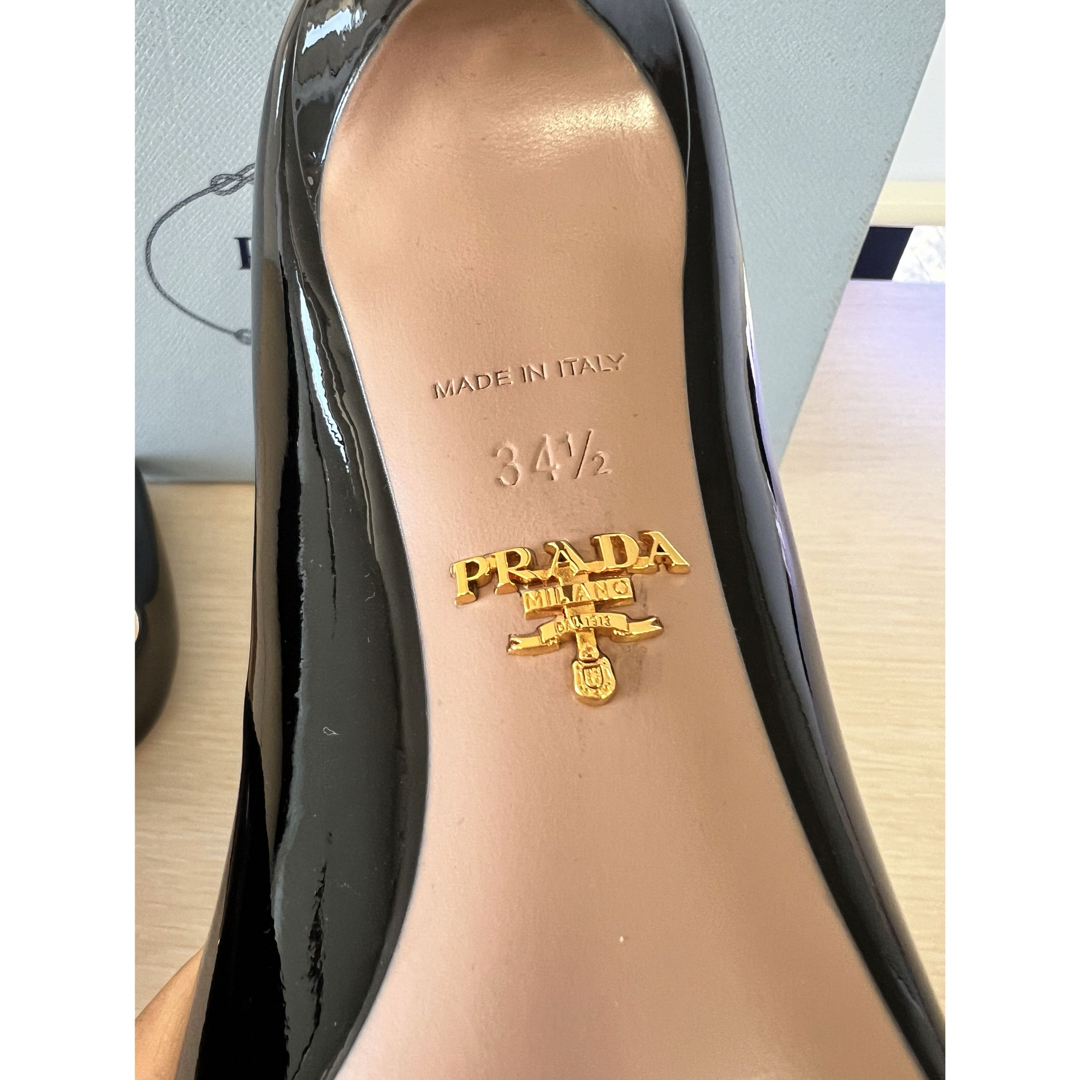 PRADA(プラダ)の⭐︎未使用新品⭐︎ PRADA プラダ　エナメル　パンプス レディースの靴/シューズ(ハイヒール/パンプス)の商品写真