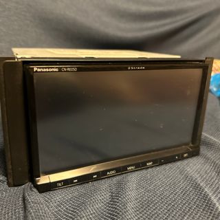 Panasonic - パナソニック【Panasonic】 7V型ワイド カーナビCN-RE05D