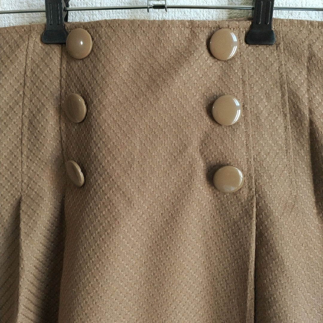 レディース  タックスカート  ダブルボタンスカート レディースのスカート(ひざ丈スカート)の商品写真