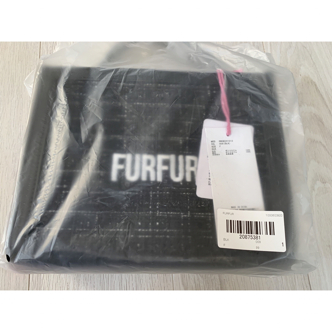 fur fur(ファーファー)のfurfur ファーファー　ツイードロゴトートバッグ　ブラック　 レディースのバッグ(ショルダーバッグ)の商品写真