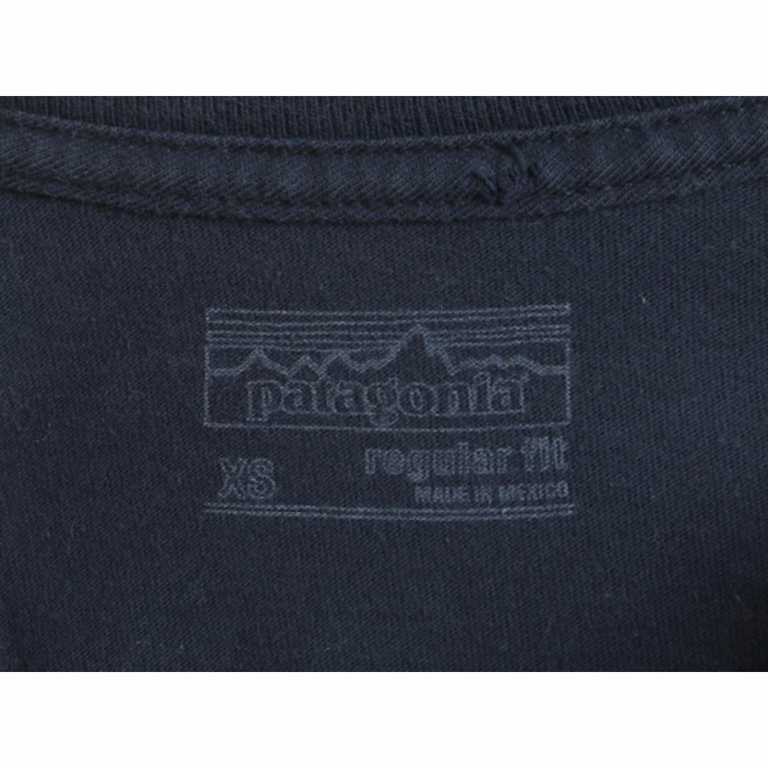 patagonia(パタゴニア)の17年製 パタゴニア 両面 プリント 長袖 Tシャツ レディース XS / Patagonia アウトドア ロンT ロングスリーブ ロゴT バックプリント P6 紺 レディースのトップス(Tシャツ(長袖/七分))の商品写真