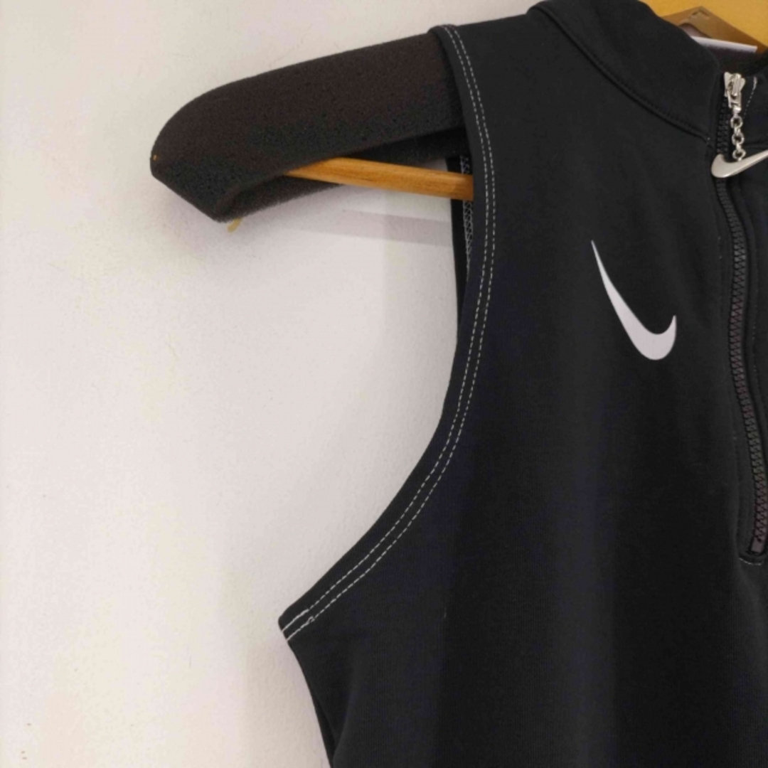 NIKE(ナイキ)のNIKE(ナイキ) スウッシュプリント ハーフジップノースリーブワンピース レディースのワンピース(その他)の商品写真