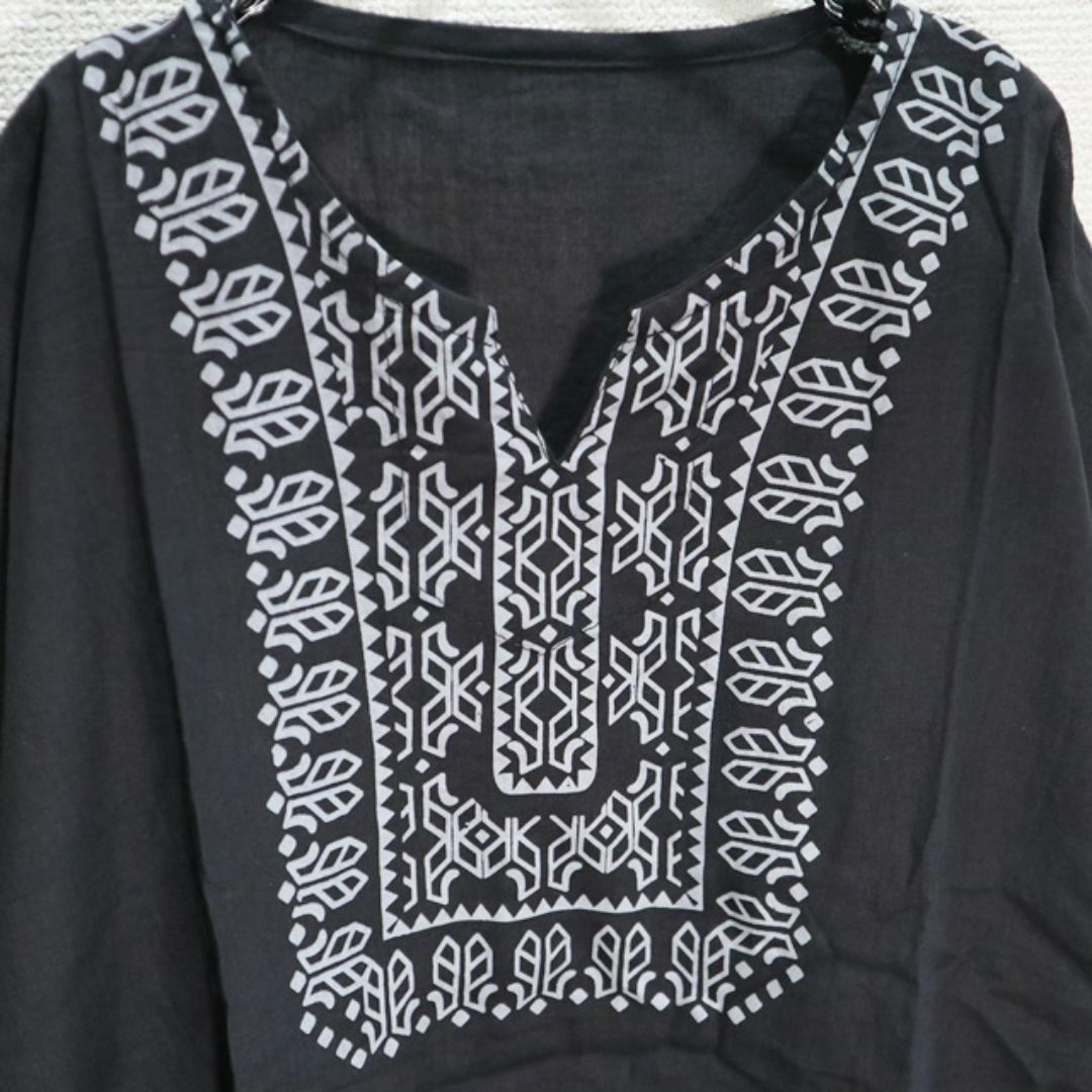 【新品】アジアンコットンシャツ　民族衣装テイストの柄　ブラック メンズのトップス(Tシャツ/カットソー(半袖/袖なし))の商品写真