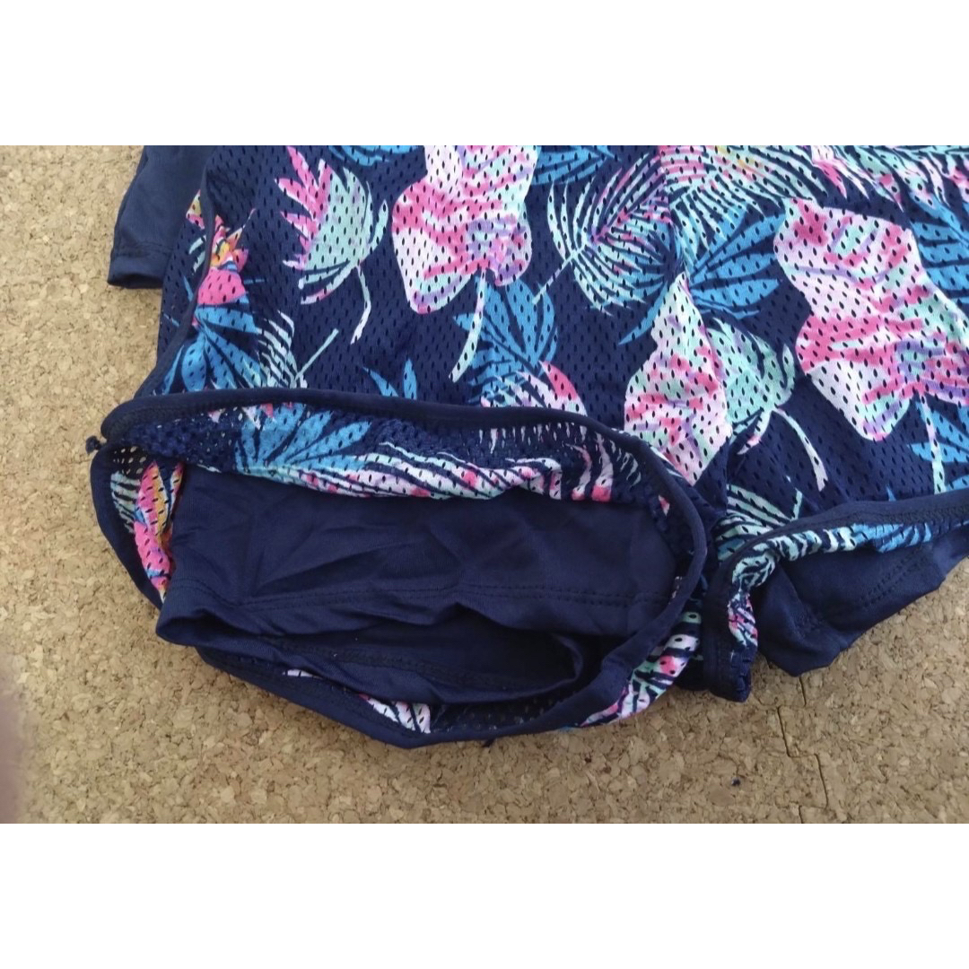 ボタニカル ラッシュガード 水着 上下セット ネイビー 日焼け対策 半袖 プール レディースの水着/浴衣(水着)の商品写真