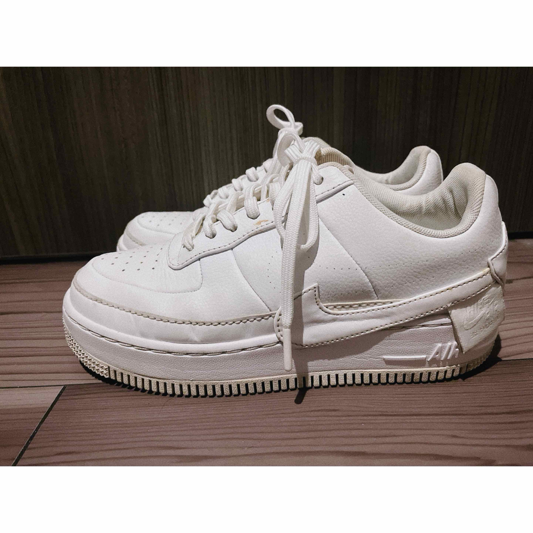 NIKE(ナイキ)のNIKE AIR FORCE1 タグ　24.5cm レディースの靴/シューズ(スニーカー)の商品写真