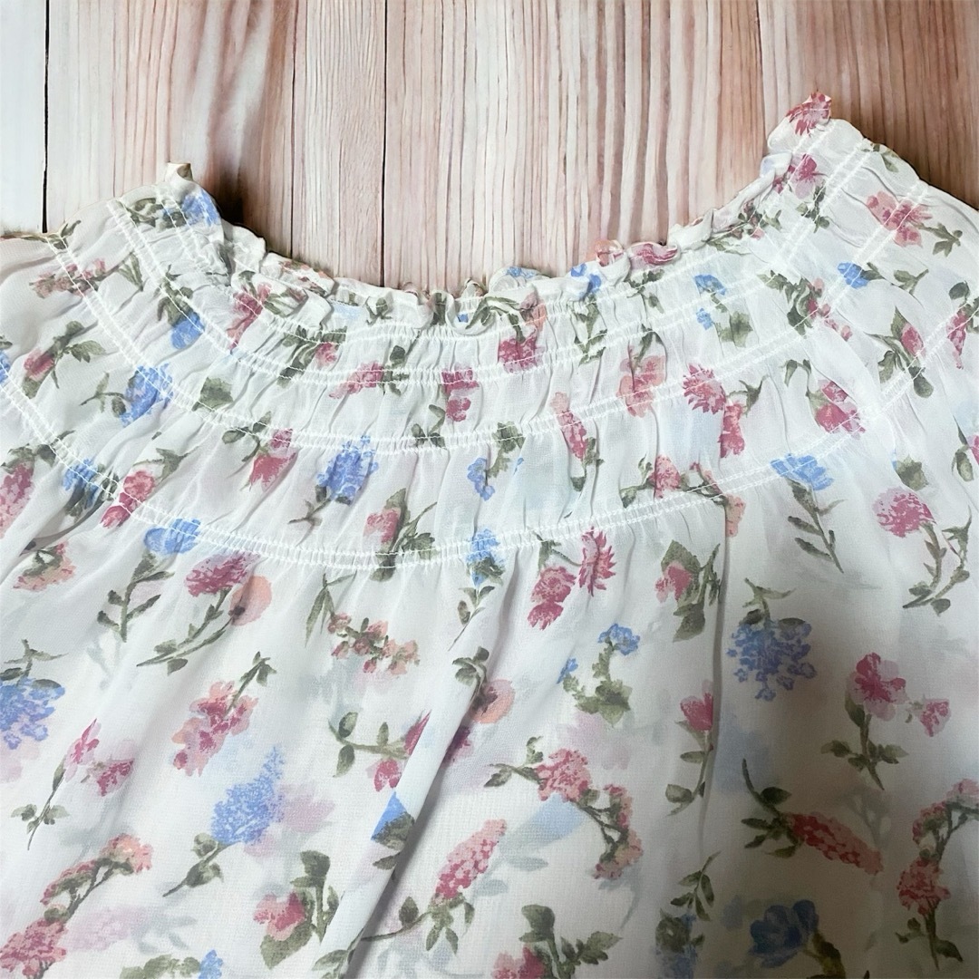花柄 綺麗め お洒落 シアー 半袖 ブラウス  トップス M 白 レディース レディースのトップス(シャツ/ブラウス(半袖/袖なし))の商品写真