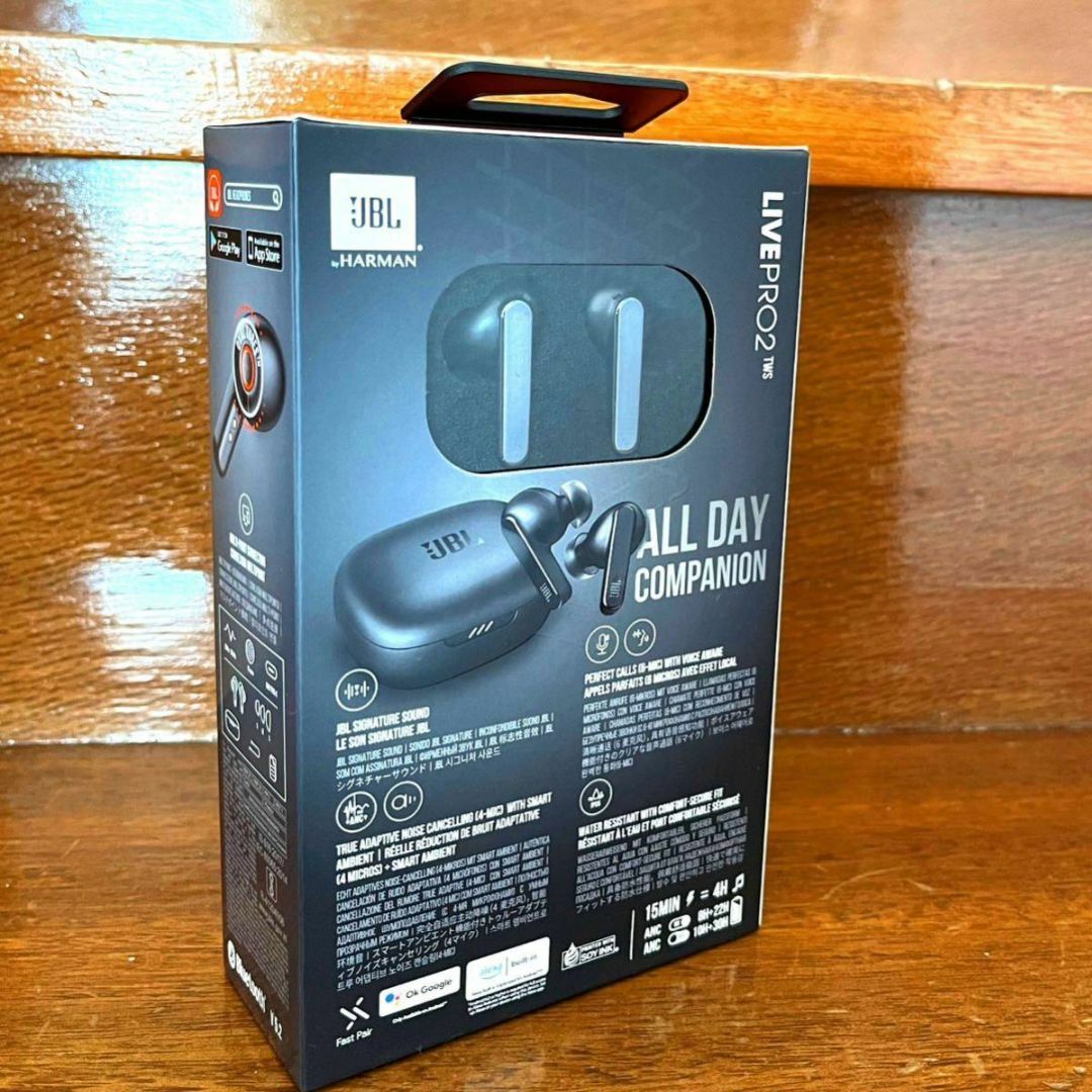 新品　JBL ワイヤレスイヤホン LIVE PRO２ TWS　黒　ノイキャン スマホ/家電/カメラのオーディオ機器(ヘッドフォン/イヤフォン)の商品写真