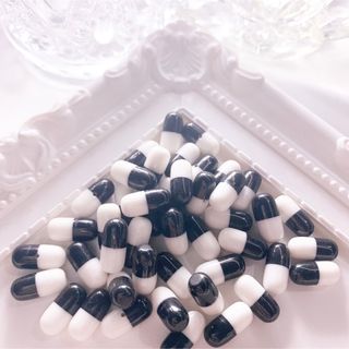 ネイルパーツ カプセル ブラック 10pcs(デコパーツ)