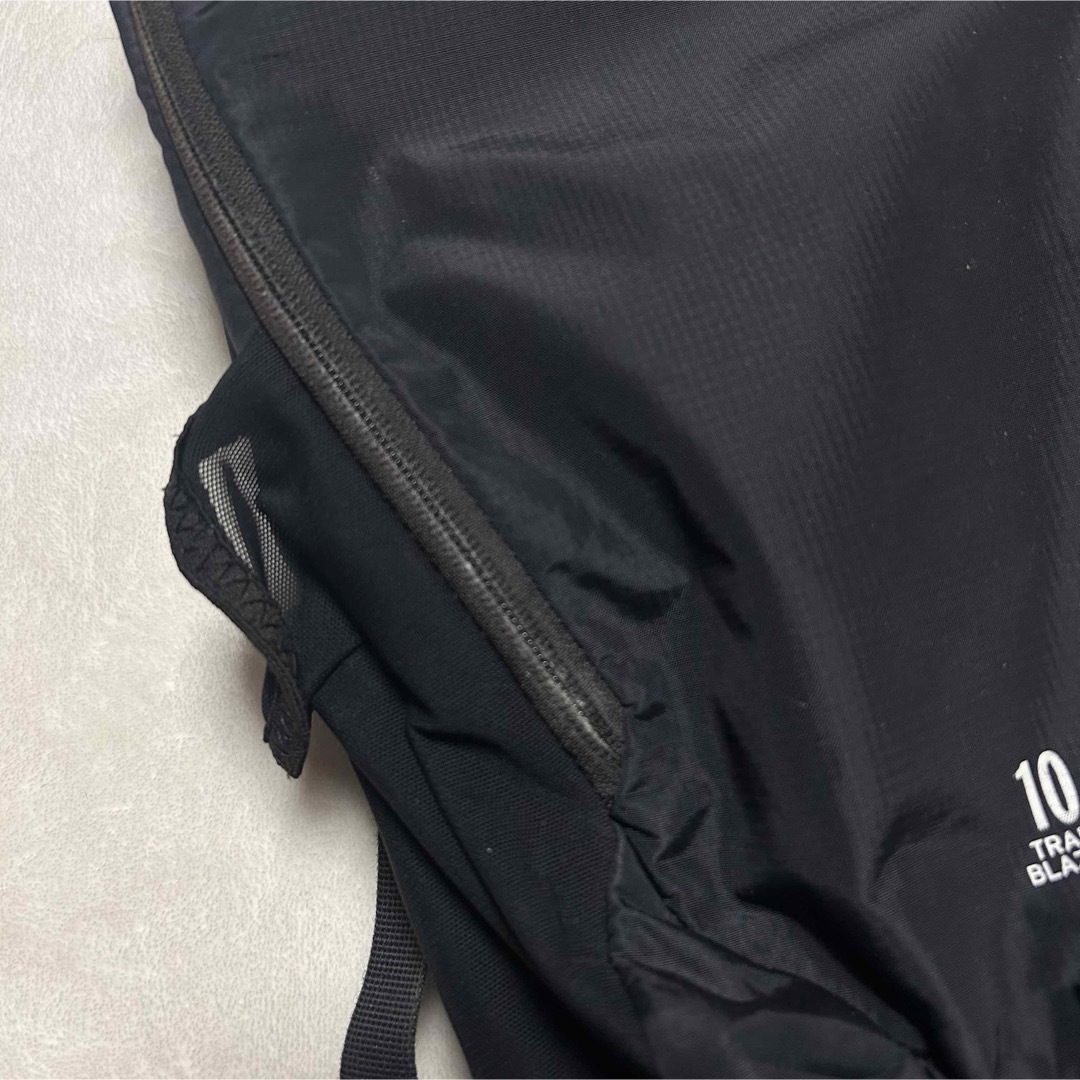 SALOMON(サロモン)のSALOMON TRAIL BLAZER10 バッグパック　リュック　ブラック メンズのバッグ(バッグパック/リュック)の商品写真