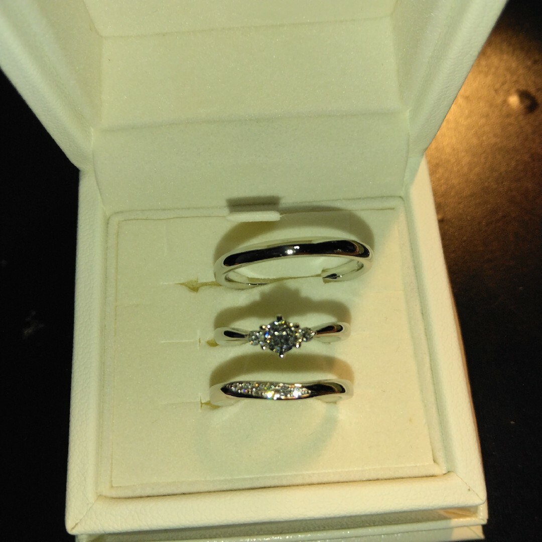 激安最終価格　永久保証ブライダル　新品磨き済み4℃　婚約指輪、結婚指輪三点セット レディースのアクセサリー(リング(指輪))の商品写真