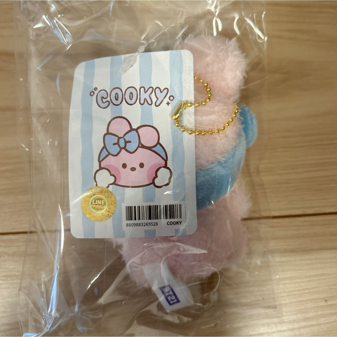 BT21(ビーティーイシビル)の新品！BT21＊BATH TIME キーホルダー COOKY エンタメ/ホビーのおもちゃ/ぬいぐるみ(キャラクターグッズ)の商品写真