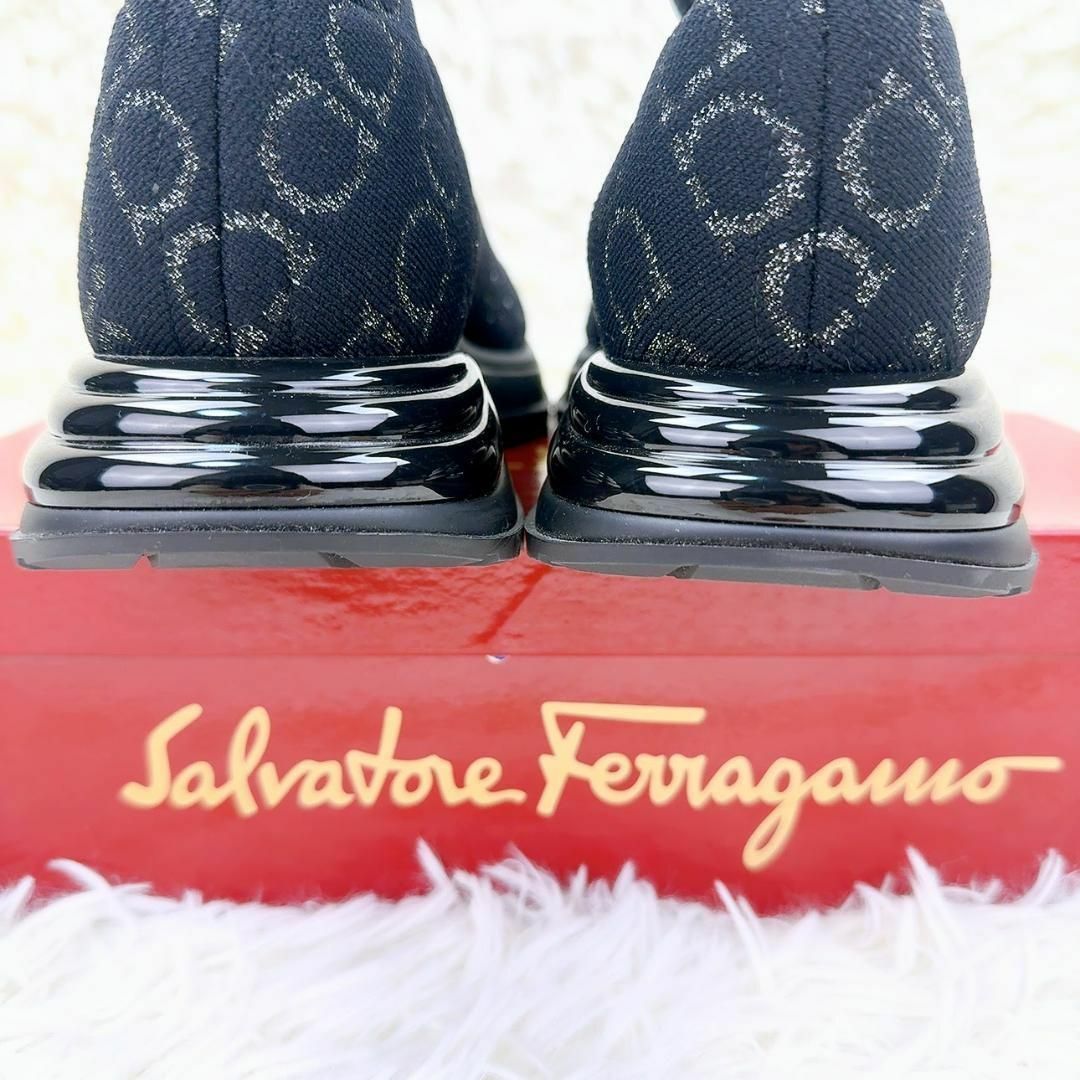 Salvatore Ferragamo(サルヴァトーレフェラガモ)の未使用級　希少 Salvatore Ferragamo ソックススニーカー レディースの靴/シューズ(スニーカー)の商品写真