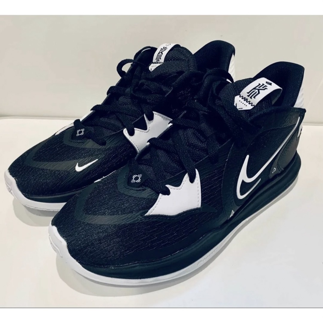 NIKE(ナイキ)のkyrie low 5 TB   海外限定 スポーツ/アウトドアのスポーツ/アウトドア その他(バスケットボール)の商品写真