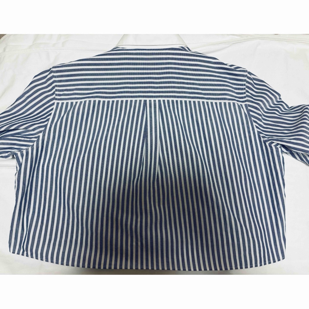 celine(セリーヌ)の一度のみ着用celine セリーヌストライプクロップドシャツ　トリオンフ　40 レディースのトップス(シャツ/ブラウス(長袖/七分))の商品写真