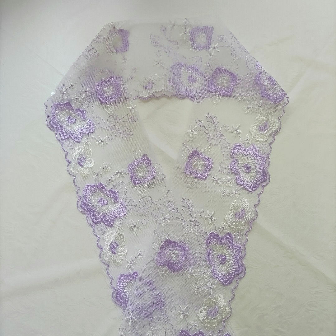 No.82 半衿 レース ハンドメイド半襟 淡い紫の花柄 レディースの水着/浴衣(和装小物)の商品写真