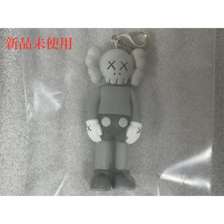 UNIQLO - ☆新品未使用☆ KAWS カウズ コンパニオン フィギュア 限定 キーホルダー