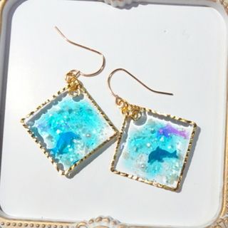 ハンドメイドピアス/イヤリング　切り取った海