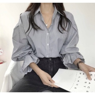 ストライプシャツ 袖口フリル  Mサイズ  キャンディースリーブシャツ  韓国　(シャツ/ブラウス(長袖/七分))