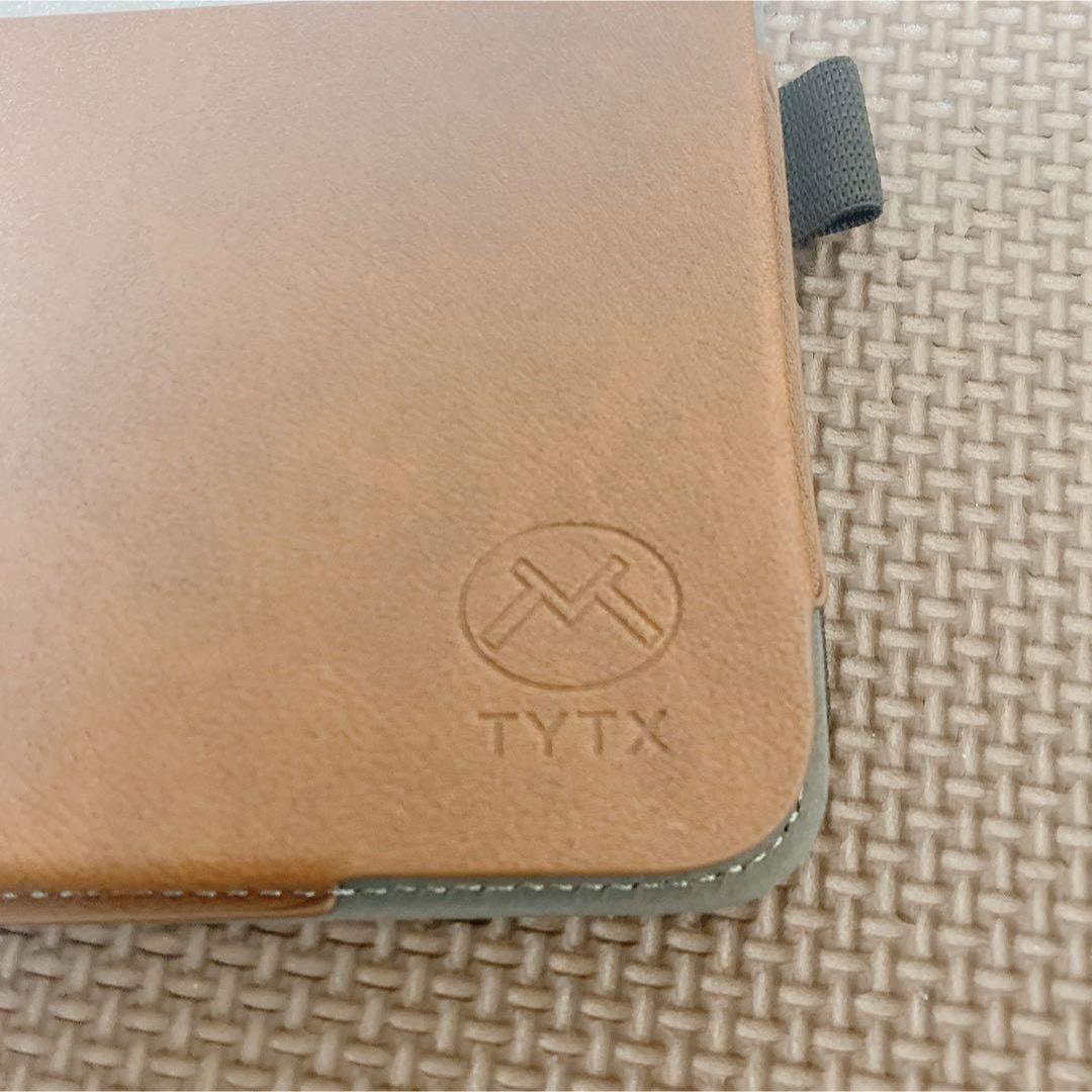 匿名配送❣️TYTX MacBook Pro レザーケース ダークブラウン 茶 スマホ/家電/カメラのPC/タブレット(その他)の商品写真