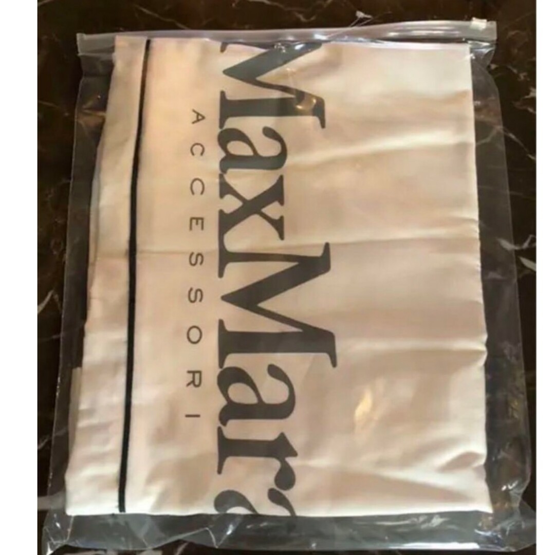 Max Mara(マックスマーラ)のMax Mara abavo テディベアケープ 新品タグ付き レディースのジャケット/アウター(ポンチョ)の商品写真