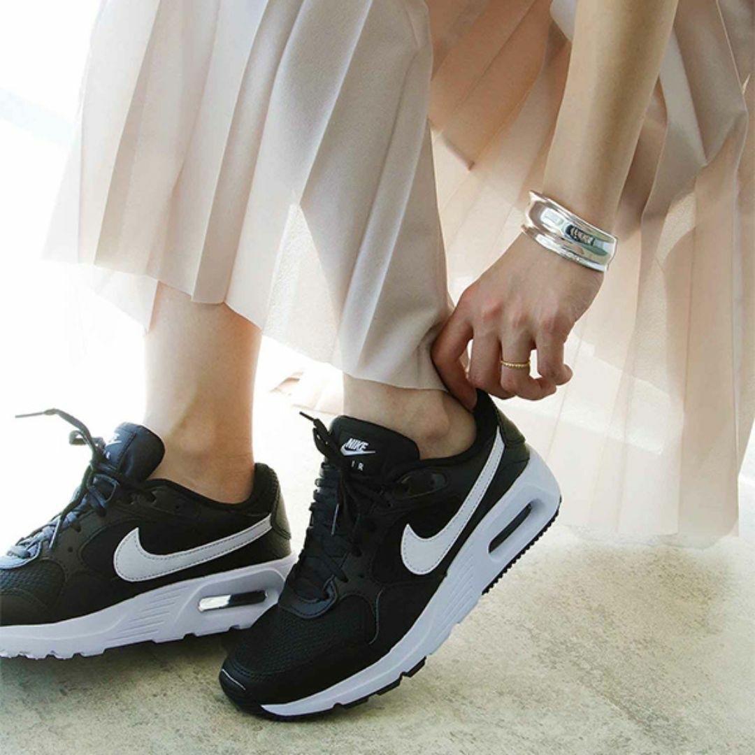 NIKE(ナイキ)のNIKE AIRMAX SC Black White 24.0cm CW4555 レディースの靴/シューズ(スニーカー)の商品写真