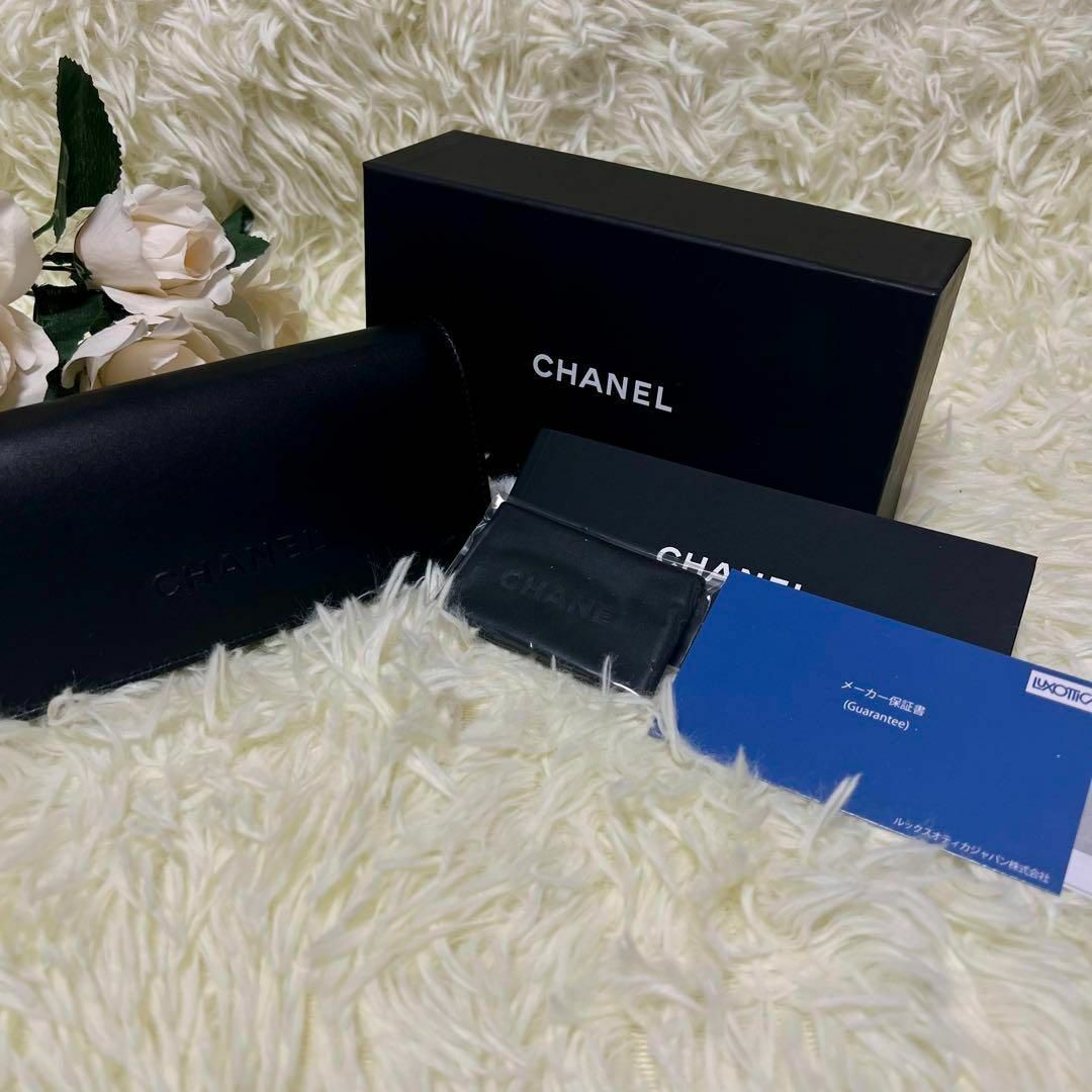 CHANEL(シャネル)の新品未使用 CHANEL シャネル サングラス グラデーションブラック 5432 レディースのファッション小物(サングラス/メガネ)の商品写真