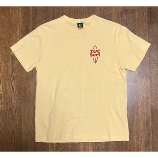 T&C Surf Designs Tシャツ　 Mサイズ　黄色　 ロゴワンポイント(Tシャツ/カットソー(半袖/袖なし))