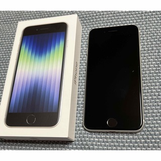 アップル(Apple)のiPhoneSE 3 第3世代　64GB 白　本体　ホワイト(スマートフォン本体)