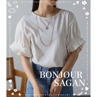 ボンジュールサガン(BONJOUR SAGAN)のBonjour sagan  袖タックTシャツ　ホワイト(Tシャツ/カットソー(半袖/袖なし))