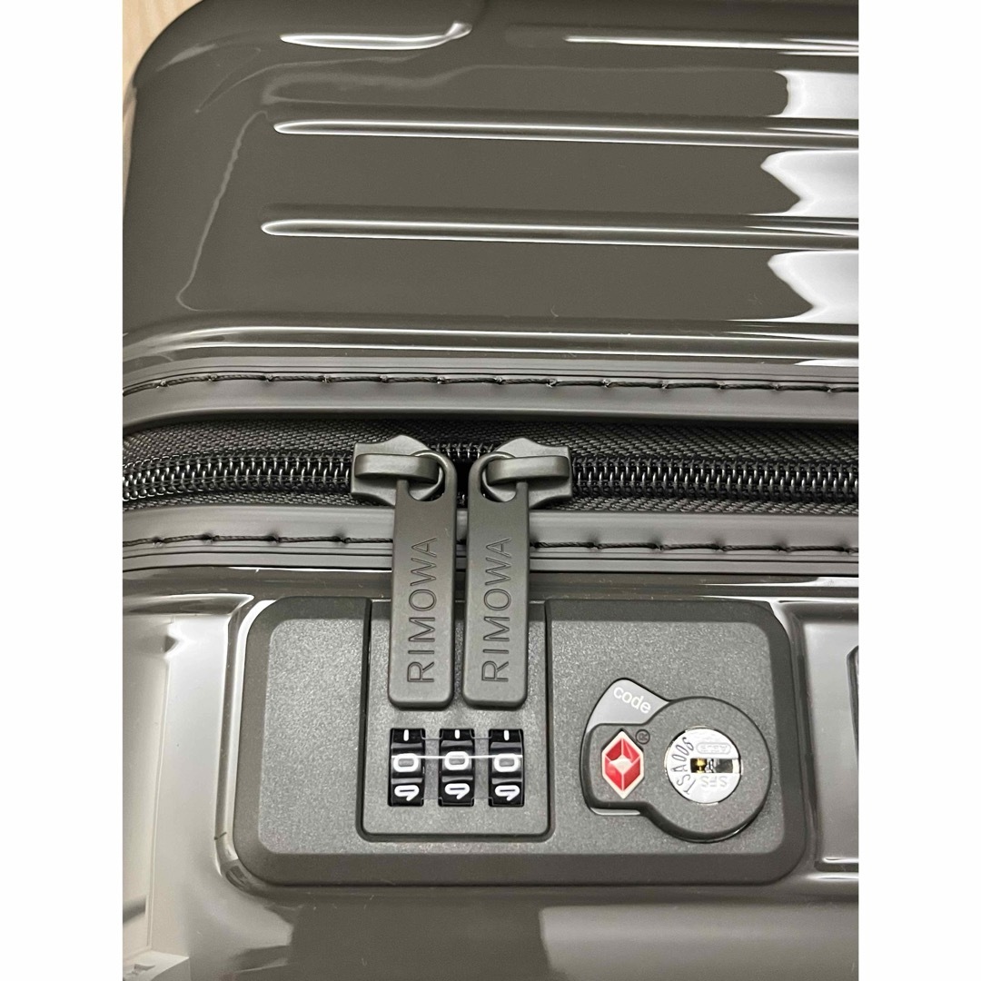 新品未使用】リモワ RIMOWA スーツケース キャビン スレート 新品未使用】リモワ RIMOWA スーツケース キャビン スレート