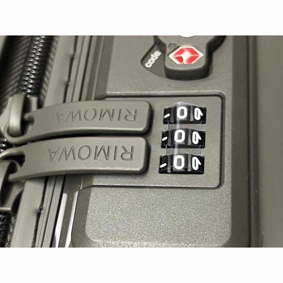 新品未使用】リモワ RIMOWA スーツケース キャビン スレート 新品未使用】リモワ RIMOWA スーツケース キャビン スレート