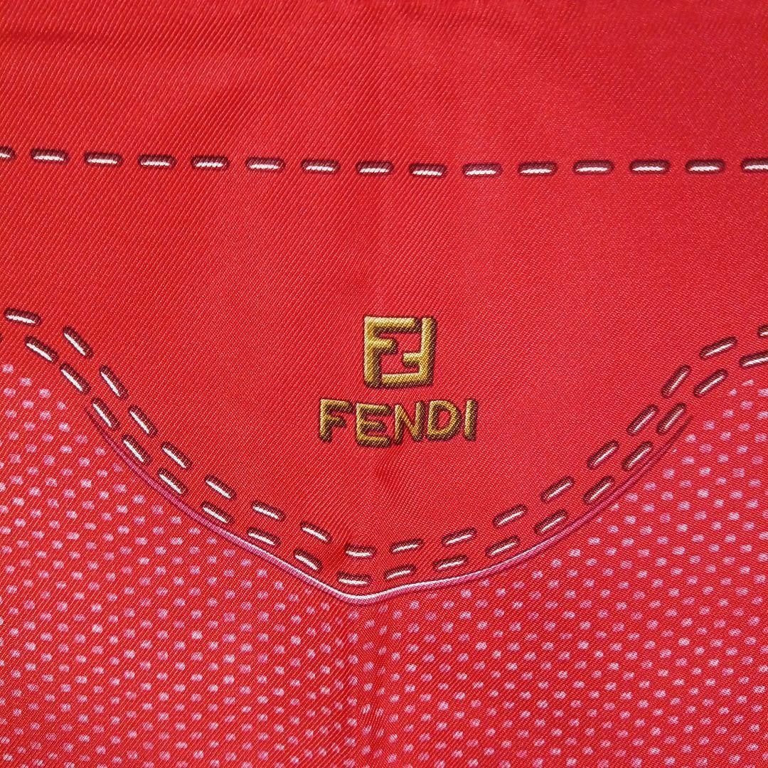 FENDI(フェンディ)のき456新品・未使用　フェンディ　スカーフ　最高級シルク100　ベルト柄 レディースのファッション小物(バンダナ/スカーフ)の商品写真