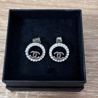 シャネル(CHANEL)のCHANEL シルバーピアス　クリスタル(ピアス)