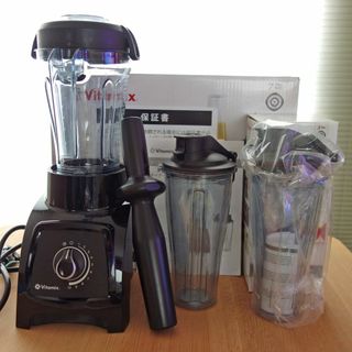 バイタミックス(Vitamix)のVitamix S30 黒 国内正規品 ブレンディングカップ（未使用）３個付(ジューサー/ミキサー)