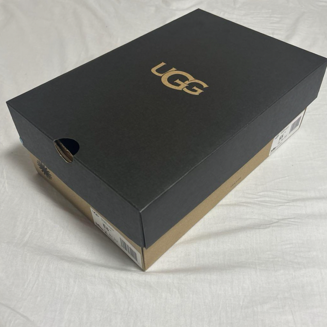 UGG(アグ)のugg スニーカー 空箱 レディースの靴/シューズ(その他)の商品写真