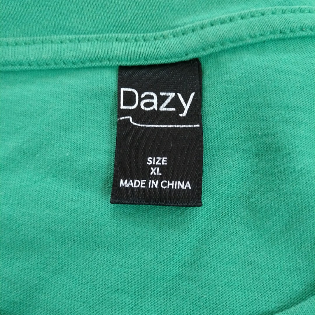 Dazy Tシャツ　ロゴ　グリーン　XL レディースのトップス(Tシャツ(半袖/袖なし))の商品写真