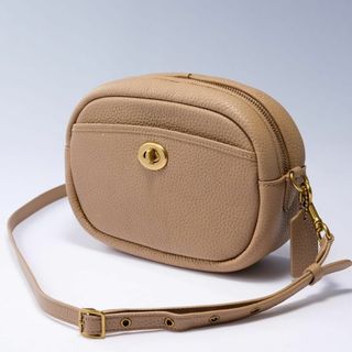 コーチ(COACH)の✨極美品✨COACH コーチ ショルダーバッグ ターンロック カメラバッグ 革(ショルダーバッグ)