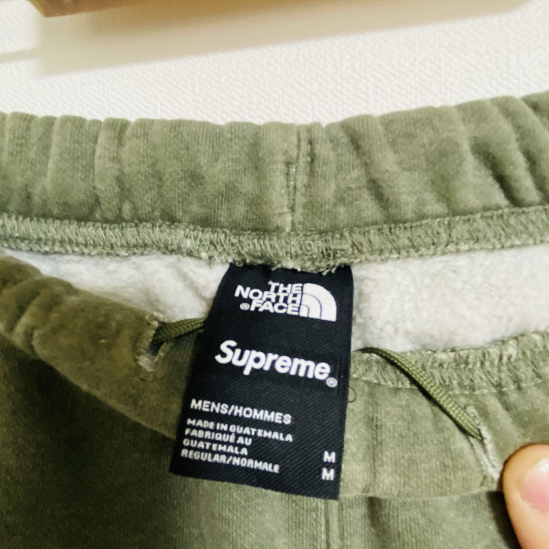 Supreme(シュプリーム)のシュプリーム ×ノースフェイス　ピングメントプリント　スウェットパンツ　Lサイズ メンズのパンツ(その他)の商品写真