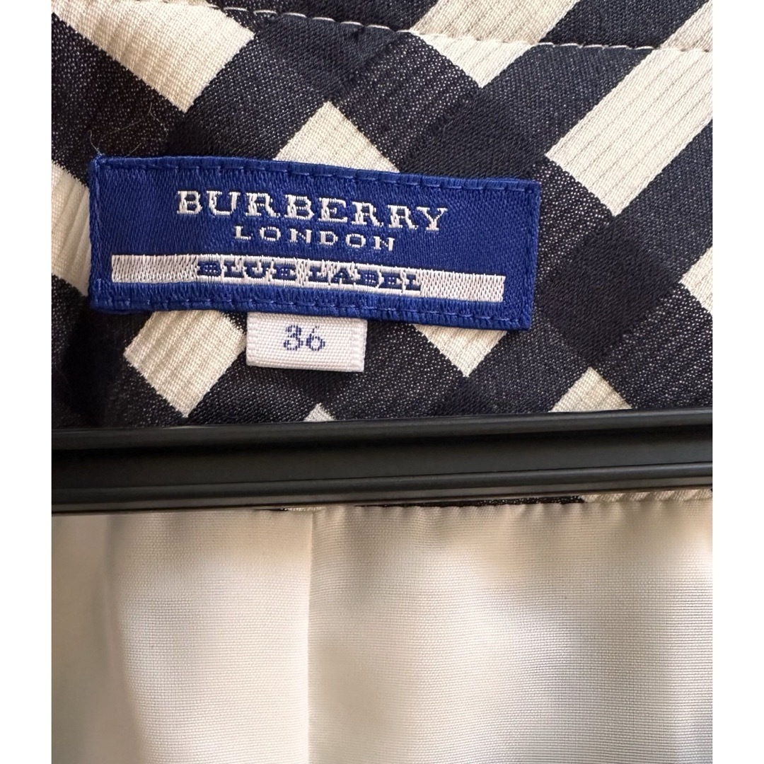 BURBERRY BLUE LABEL(バーバリーブルーレーベル)の【BURBERRY】　バーバリー　ワンピースノースリーブ　サイズ36　ホワイト　 レディースのワンピース(ひざ丈ワンピース)の商品写真