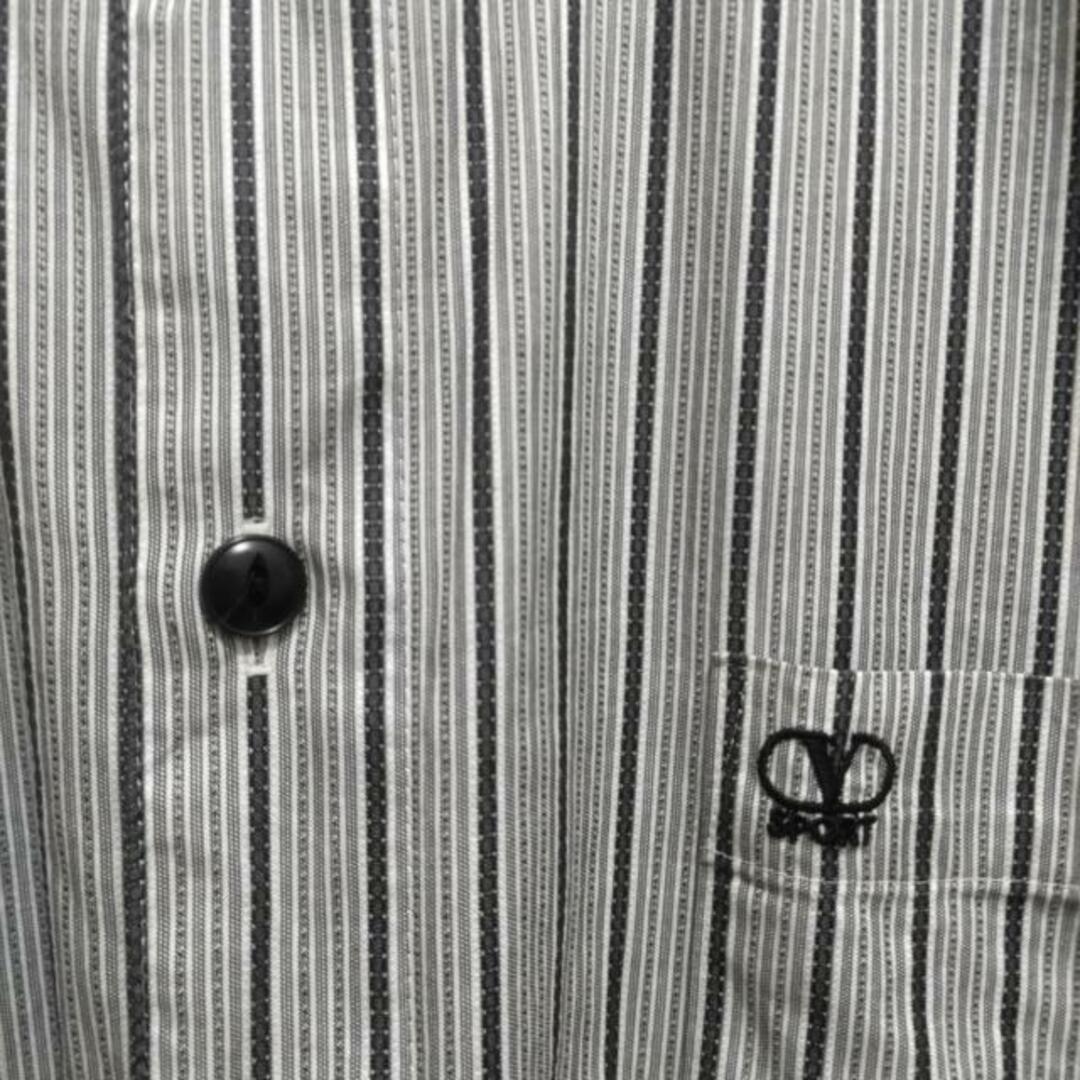 VALENTINO(ヴァレンティノ)のVALENTINO(バレンチノ) 長袖シャツ サイズ48 XL メンズ美品  - グレー×黒×白 ストライプ/SPORT/スタンドカラー メンズのトップス(シャツ)の商品写真