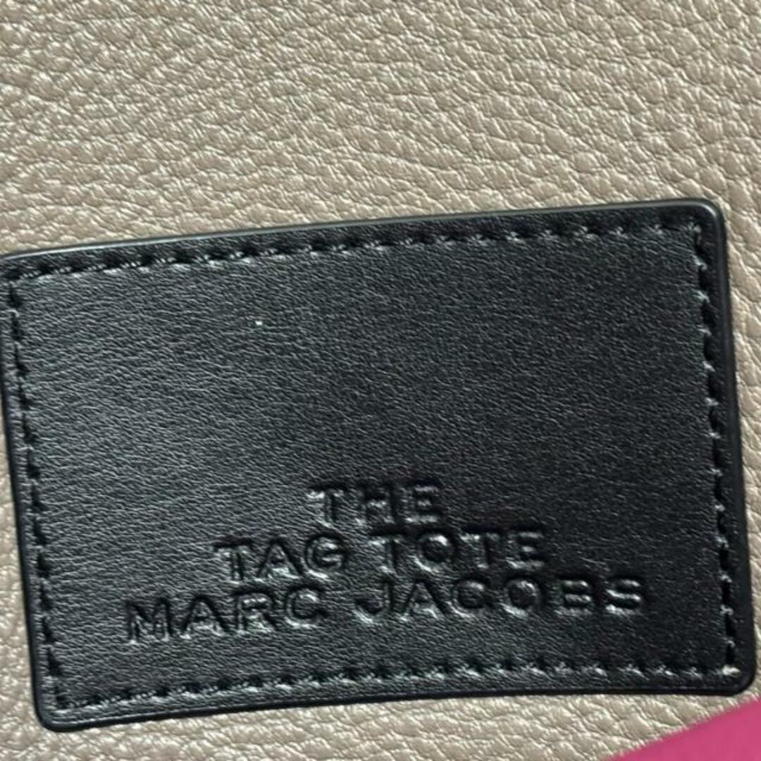 MARC JACOBS(マークジェイコブス)のMARC JACOBS(マークジェイコブス) トートバッグ ザ タグトート M0015656 ブラウン 2way レザー レディースのバッグ(トートバッグ)の商品写真