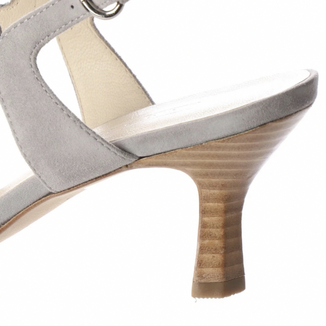 新品✨未使用　定価24,000円　柔らかな上質なレザー　ストラップパンプス レディースの靴/シューズ(サンダル)の商品写真