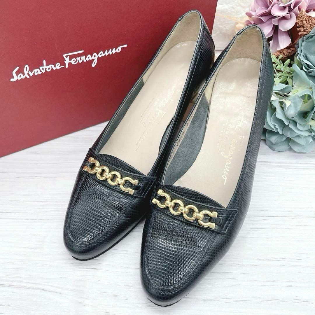 Salvatore Ferragamo(サルヴァトーレフェラガモ)のサルヴァトーレ フェラガモ パンプス ゴールド金具 リザード型押し 22.5cm レディースの靴/シューズ(ハイヒール/パンプス)の商品写真