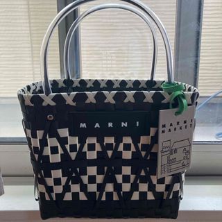 マルニ(Marni)のMARNI🖤大人気♡マルニマーケットフラワーカゴバッグ(かごバッグ/ストローバッグ)