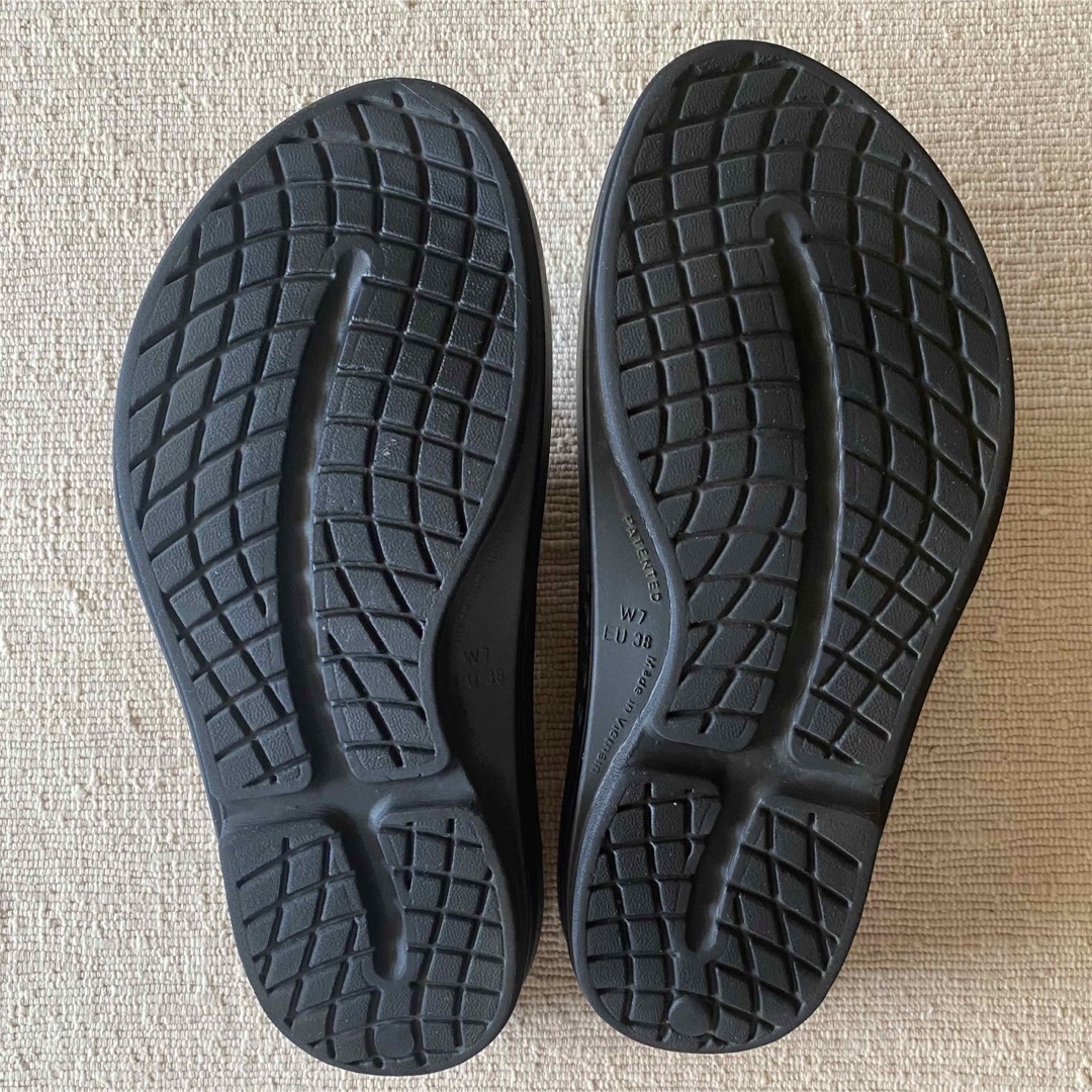 Plage(プラージュ)のoofos OOMEGA 24cm 厚底タイプ サンダル ウーフォス  レディースの靴/シューズ(サンダル)の商品写真
