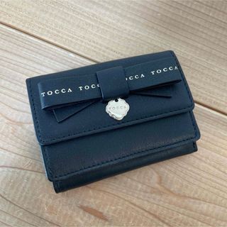 トッカ(TOCCA)のTOCCA トッカ　リボン　ブラック　ミニ財布　三つ折り財布　財布　レア　美品(財布)