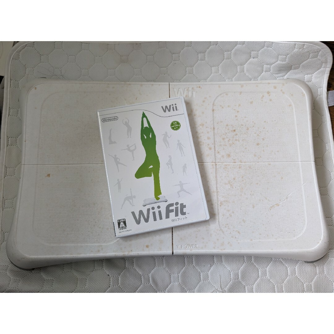 wii fit ウィーボ付き エンタメ/ホビーのゲームソフト/ゲーム機本体(家庭用ゲームソフト)の商品写真