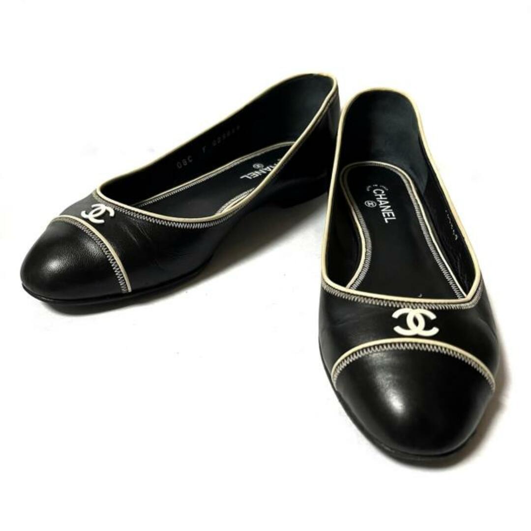 CHANEL(シャネル)のCHANEL(シャネル) パンプス 36C レディース 黒×アイボリー ココマーク/フラットシューズ ラムスキン レディースの靴/シューズ(ハイヒール/パンプス)の商品写真