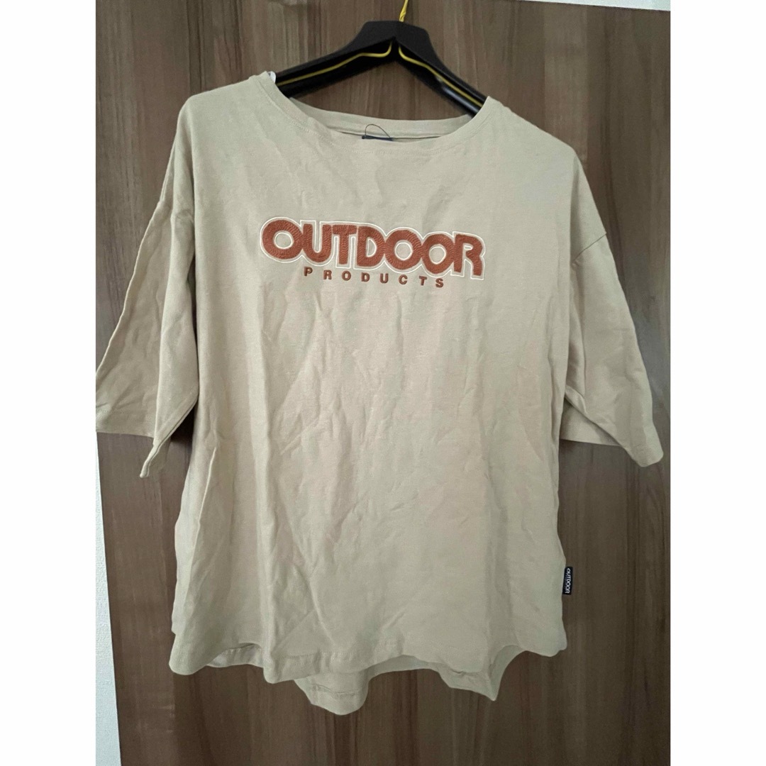 OUTDOOR PRODUCTS(アウトドアプロダクツ)のoutdoor products ロゴ　Tシャツ　ベージュ　Mサイズ メンズのトップス(Tシャツ/カットソー(半袖/袖なし))の商品写真